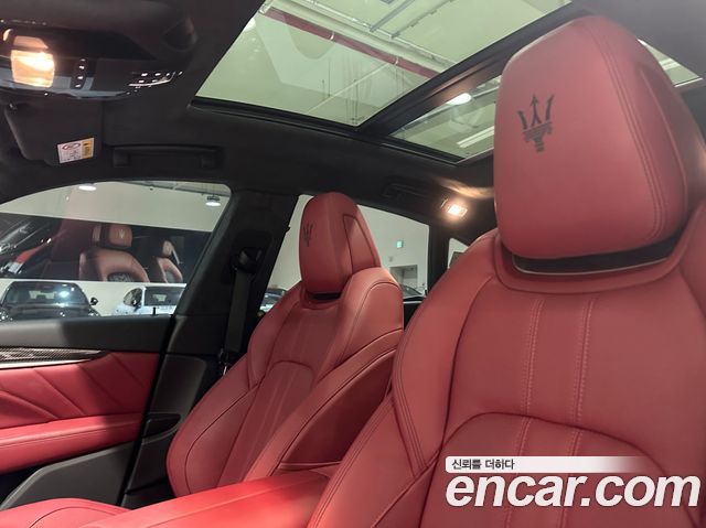 Maserati Levante 2023 — photo 9