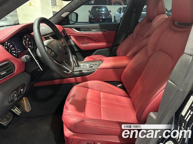 Maserati Levante 2023 — photo 10