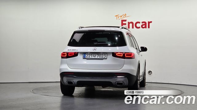Mercedes-Benz GLB-Class 2022 — photo 4