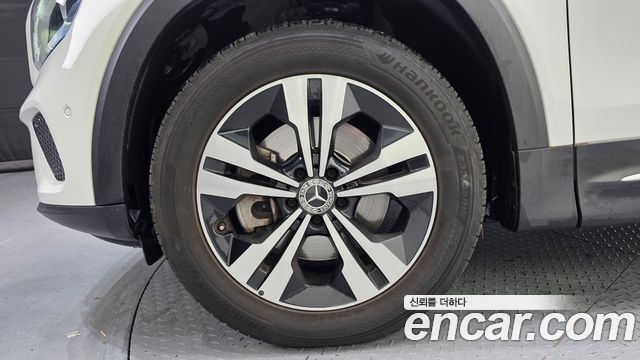 Mercedes-Benz GLB-Class 2022 — photo 5