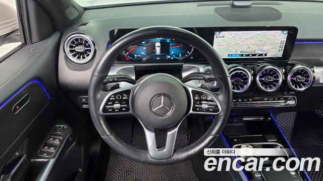 Mercedes-Benz GLB-Class 2022 — photo 14