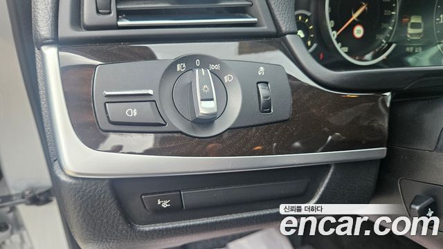 BMW 5-Series 2014 — photo 11
