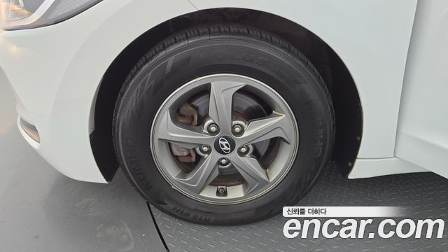 Hyundai AVANTE 2017 — photo 5