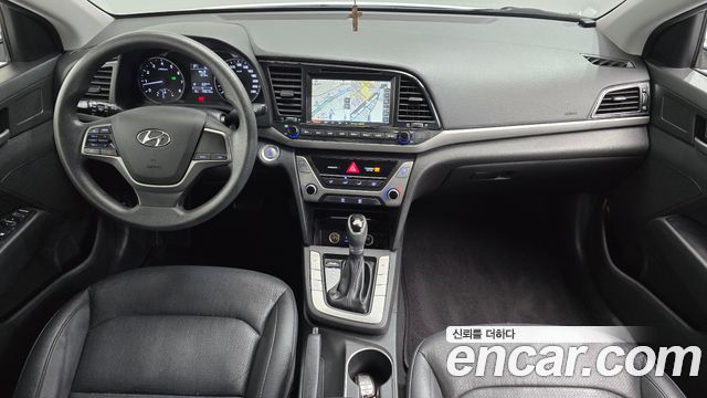 Hyundai AVANTE 2017 — photo 7