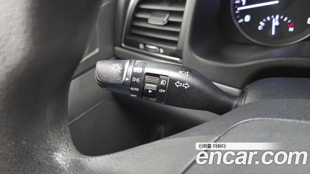 Hyundai AVANTE 2017 — photo 20
