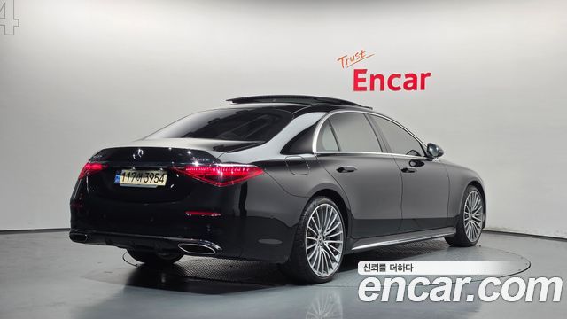 Mercedes-Benz S-Class 2023 — photo 2