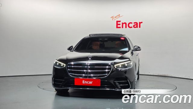 Mercedes-Benz S-Class 2023 — photo 3