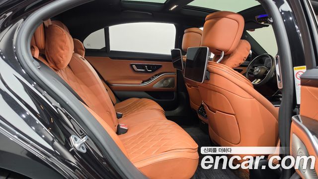 Mercedes-Benz S-Class 2023 — photo 17