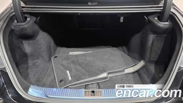 Mercedes-Benz S-Class 2023 — photo 26