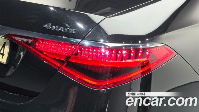 Mercedes-Benz S-Class 2023 — photo 9