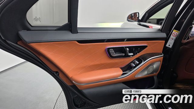 Mercedes-Benz S-Class 2023 — photo 15