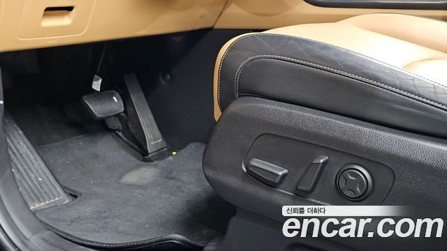 Kia Canival 2021 — photo 21