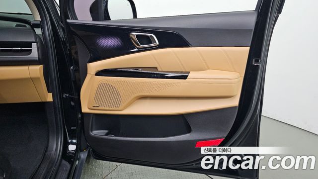 Kia Canival 2021 — photo 15