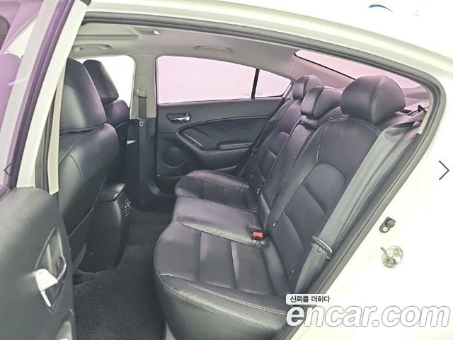 Kia K3 2015 — photo 12