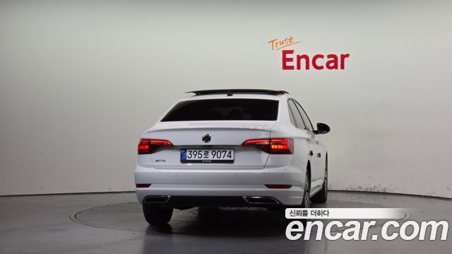 Volkswagen Jetta 2021 — photo 4