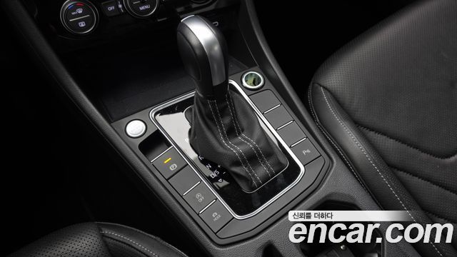 Volkswagen Jetta 2021 — photo 12