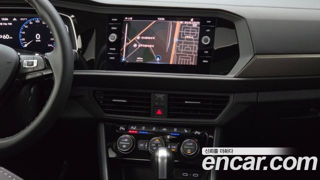 Volkswagen Jetta 2021 — photo 21