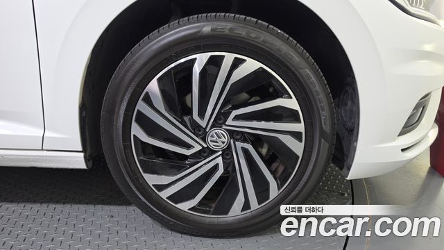 Volkswagen Jetta 2021 — photo 7