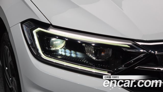 Volkswagen Jetta 2021 — photo 8