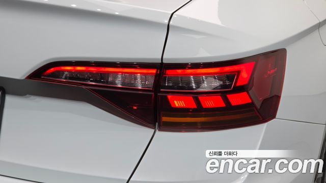 Volkswagen Jetta 2021 — photo 9