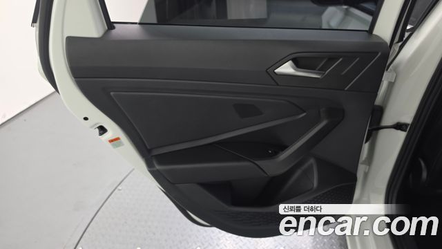 Volkswagen Jetta 2021 — photo 15