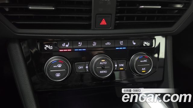Volkswagen Jetta 2021 — photo 28