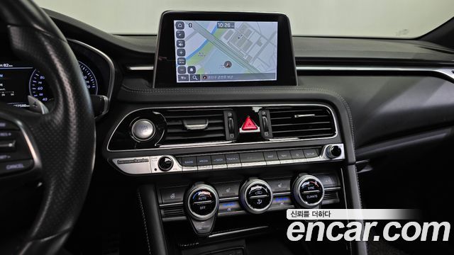 Genesis G70 2018 — photo 18
