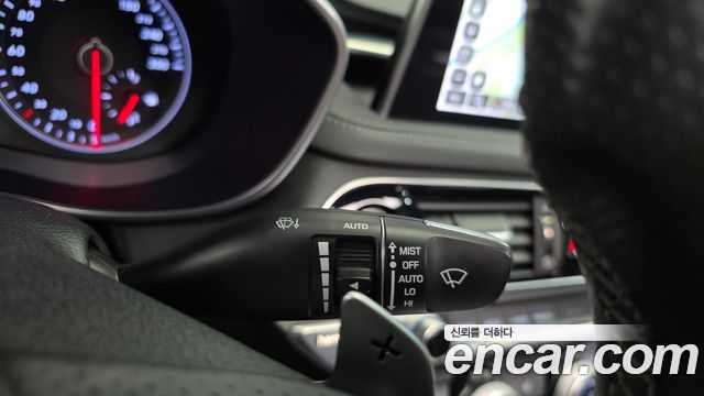 Genesis G70 2018 — photo 28