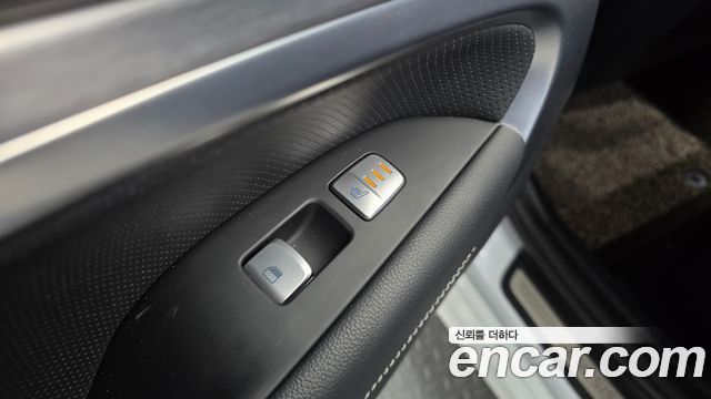 Genesis G70 2018 — photo 29