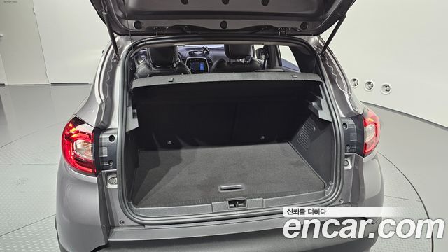 Renault Korea QM3 2018 — photo 32