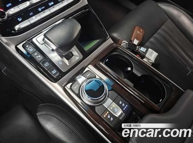 Genesis EQ900 2017 — photo 13
