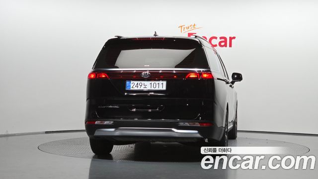 Kia Canival 2021 — photo 4
