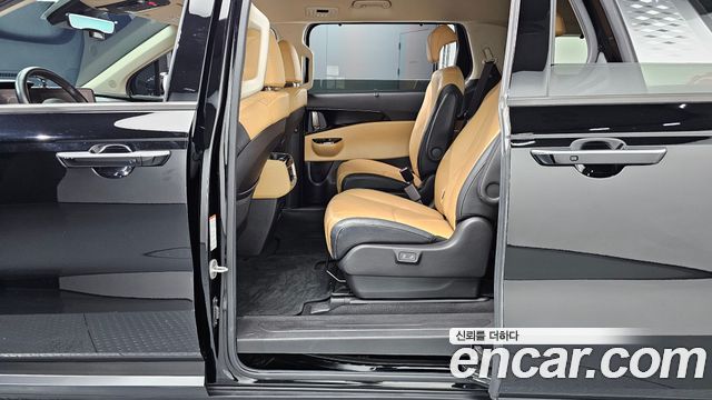 Kia Canival 2021 — photo 18