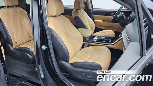 Kia Canival 2021 — photo 16
