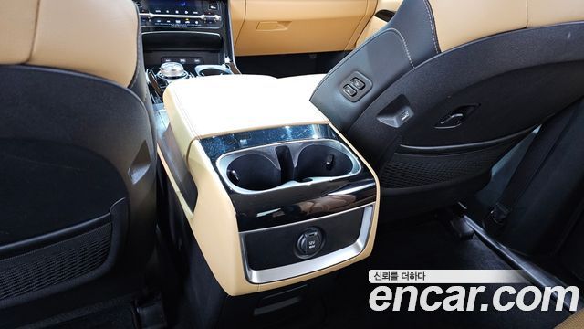 Kia Canival 2021 — photo 32