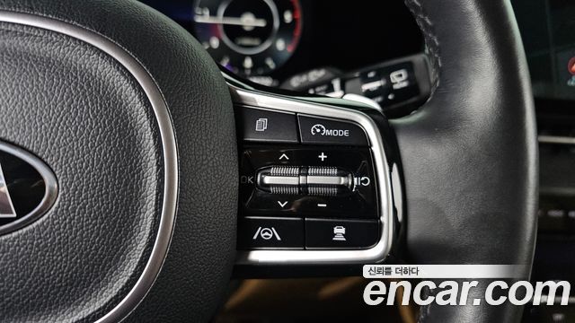 Kia Canival 2021 — photo 33