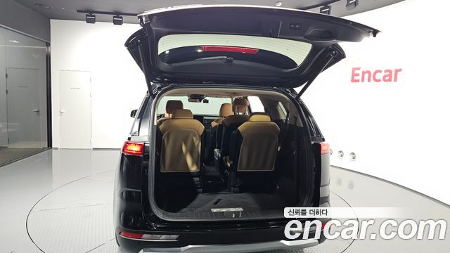 Kia Canival 2021 — photo 36