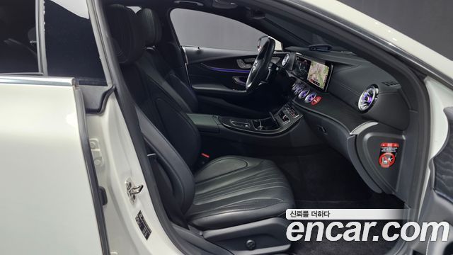 Mercedes-Benz CLS-Class 2023 — photo 17