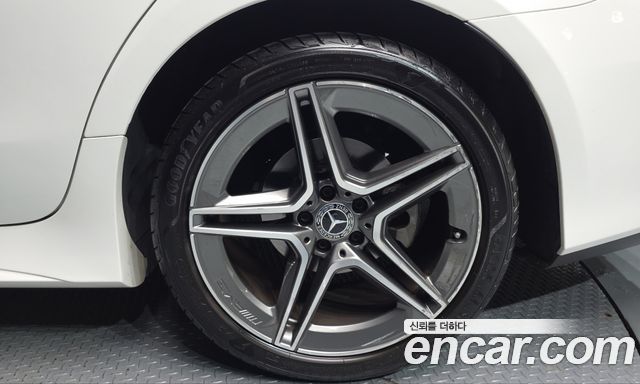 Mercedes-Benz CLS-Class 2023 — photo 7