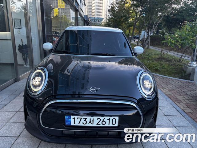 Mini Cooper 2024 — photo 1