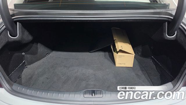 Genesis G80 2022 — photo 23