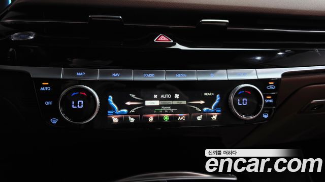 Genesis G80 2022 — photo 33