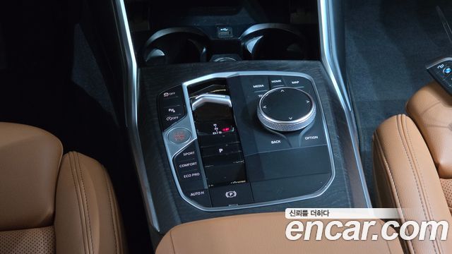 BMW 3-Series 2023 — photo 9