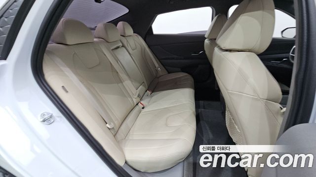 Hyundai AVANTE 2024 — photo 17