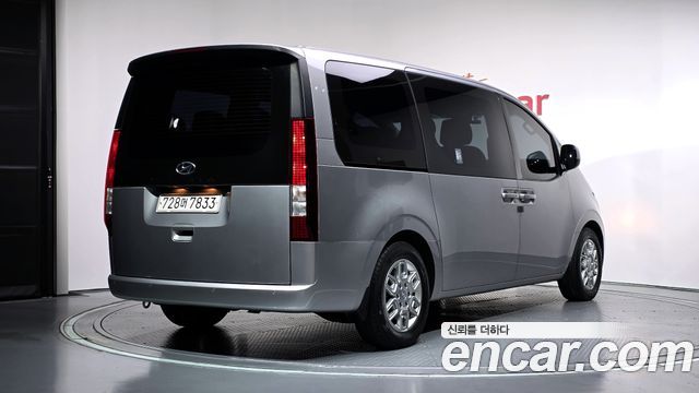 Hyundai Staria 2023 — photo 2