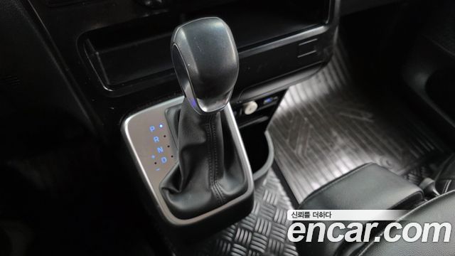 Hyundai Staria 2023 — photo 12