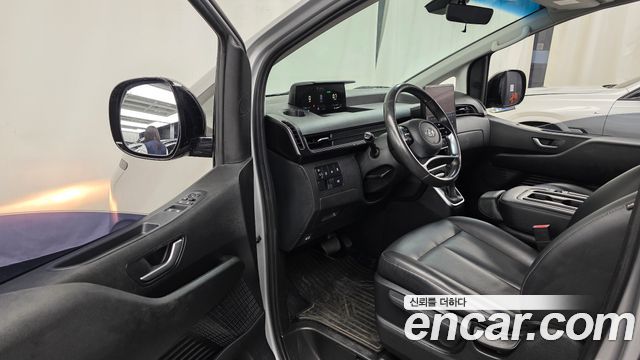 Hyundai Staria 2023 — photo 13