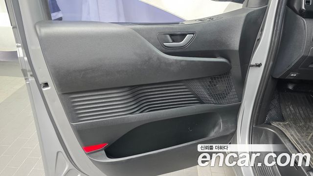 Hyundai Staria 2023 — photo 14