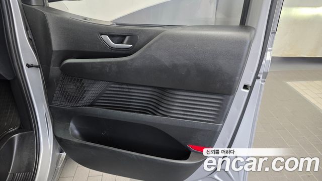 Hyundai Staria 2023 — photo 15
