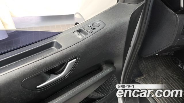 Hyundai Staria 2023 — photo 29